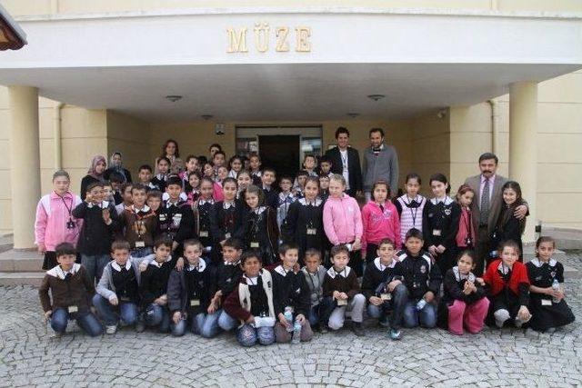 Akhisarlı &Ouml;ğrenciler, Kentini Keşfetmeye Başladı 1