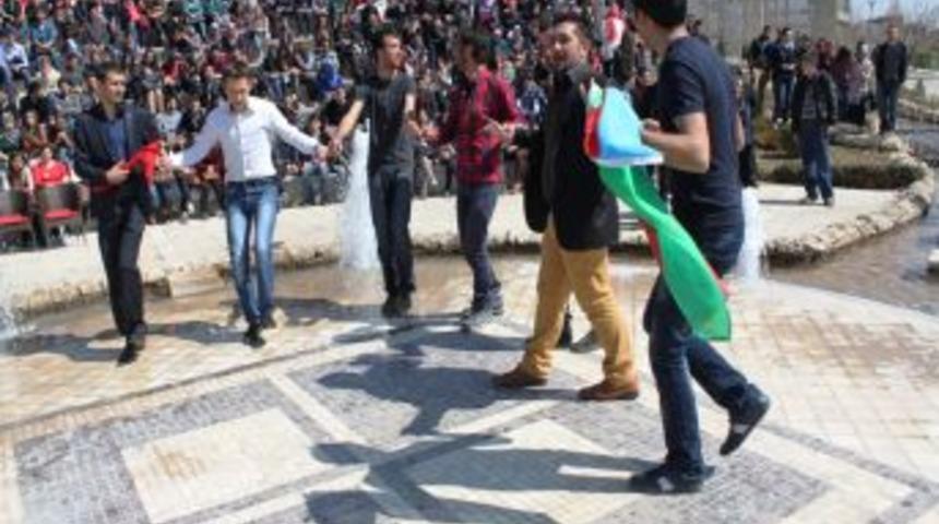 Fırat &Uuml;niversitesi'nde Nevruz Coşkusu