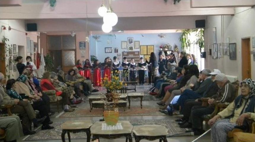 Odt&uuml; &Uuml;lkem Koleji&rsquo;nden Huzurevine Ziyaret