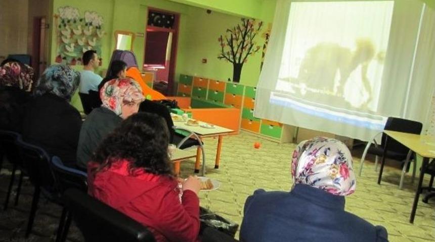 Anaokulu Velilerine &lsquo;anne Baba Tutumları&rsquo; Semineri