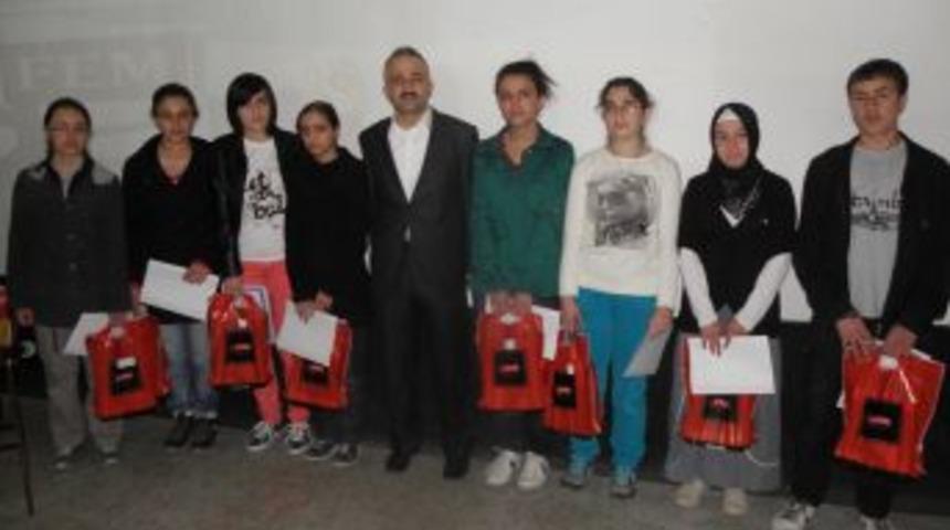 Zileli &Ouml;ğrenciler Bilal G&ouml;regen Ile Stres Attı