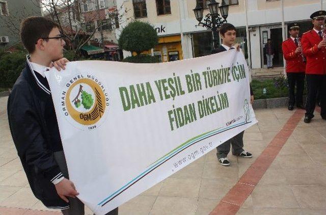 Orman Haftası&rsquo;nda 500 &Ccedil;am Fidanı Dağıtıldı 1