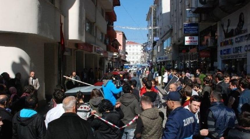 Dizi &Ccedil;ekimi Esnasında Oyunculara Yoğun İlgi