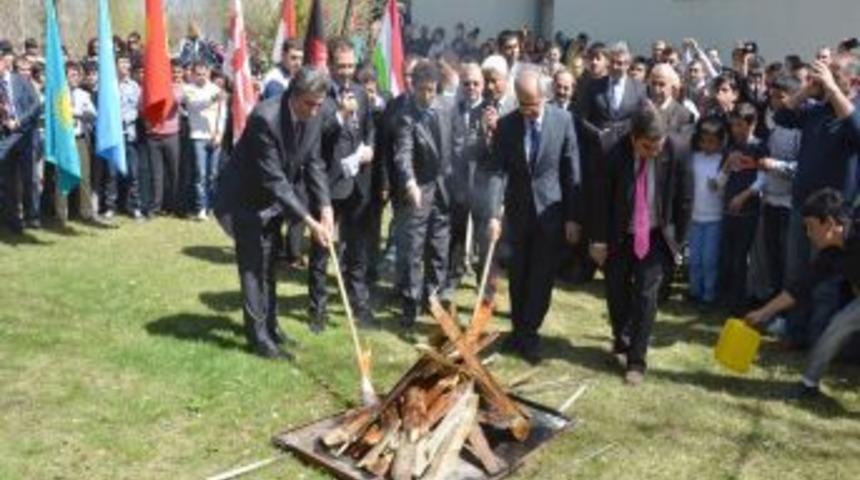 Erciyes &Uuml;niversitesi'nde Nevruz Coşkusu