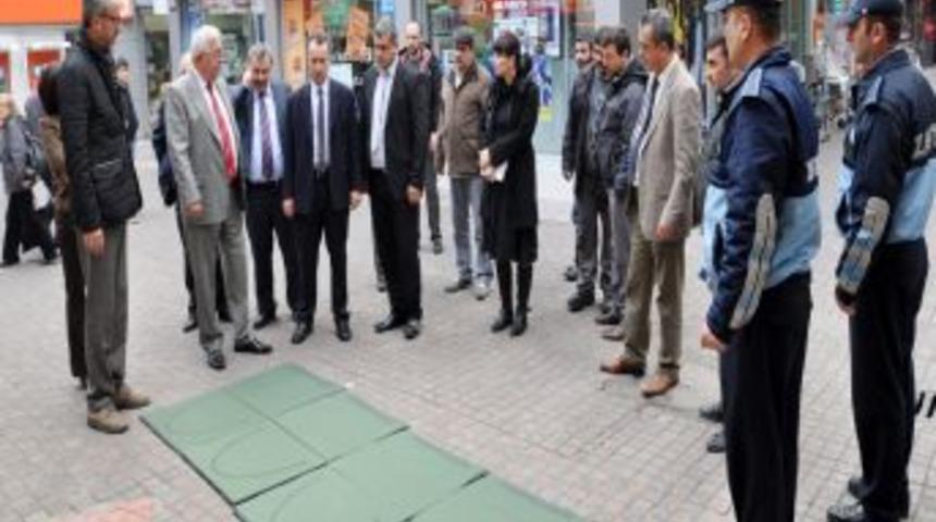 Ereğli'de Cuma Namazını Karton &Uuml;zerinde Kılma D&ouml;nemi Bitecek