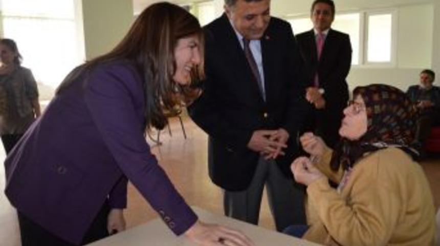 T&uuml;rk Parlamenterler Birliği &Uuml;yeleri Huzurevinde