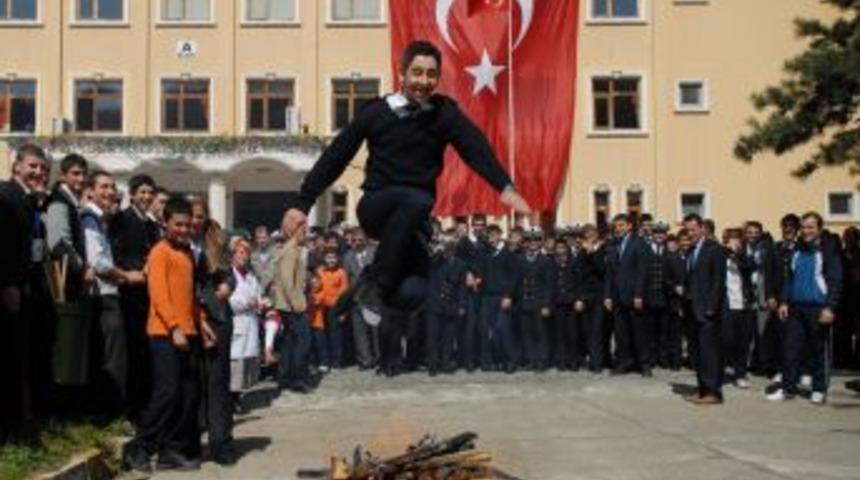 Rize Protokol&uuml; Nevruz Bayramı'nı Kutladı