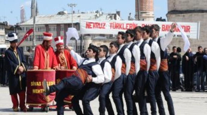 Baharın M&uuml;jdecisi Nevruz Sivas&rsquo;ta Coşkuyla Kutlandı