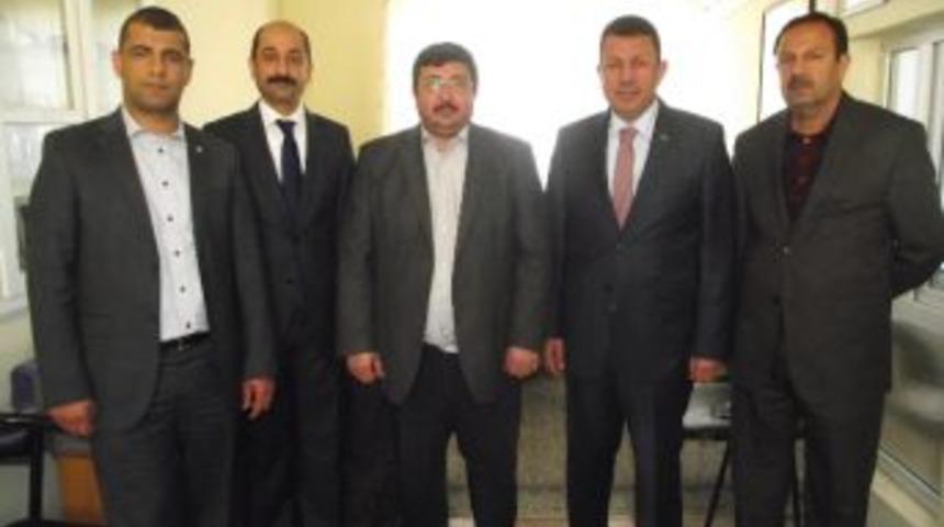 &Ouml;zyavuzdan Gazeteciler Derneğine Ziyaret