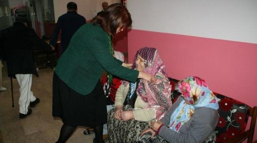 Malko&ccedil;&rsquo;tan Yaşlılara Ziyaret