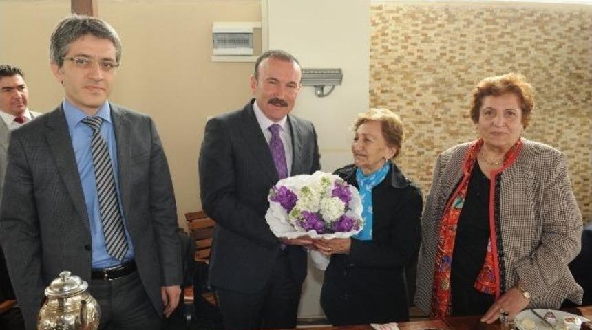 Yaşlılar Haftasını G&ouml;lkay&rsquo;da Kutladılar