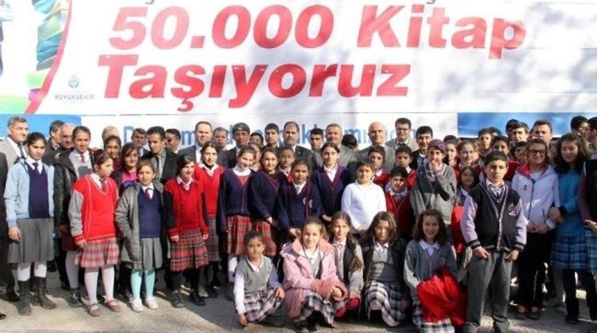 İstanbul B&uuml;y&uuml;kşehir Belediyesi&rsquo;nden Van'a 50 Bin Kitap