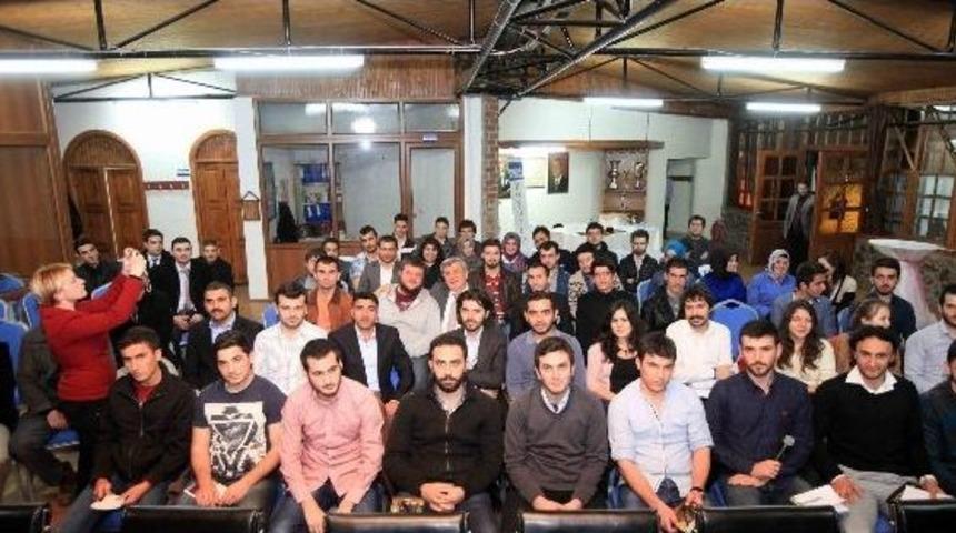 Gen&ccedil;ler Başkanı Can Kulağıyla Dinledi