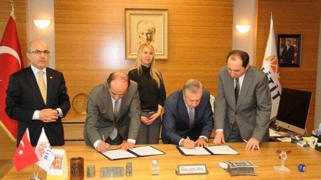 Hitit Üniversitesi Ve Anitta Otel Arasında İmza Protokolü