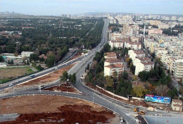 Abide-çevik Kuvvet Arasındaki Diyarbakır Yolu 50 Metre Oluyor 1