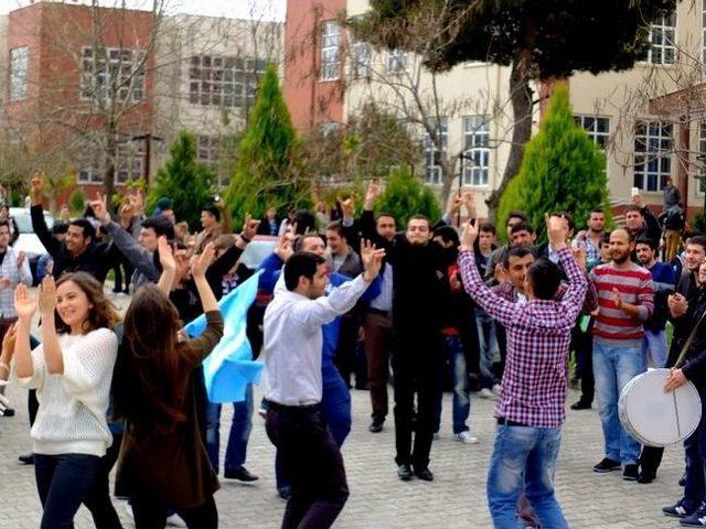 &Uuml;lk&uuml;c&uuml; Gen&ccedil;ler Nevruzu Kutladı 2