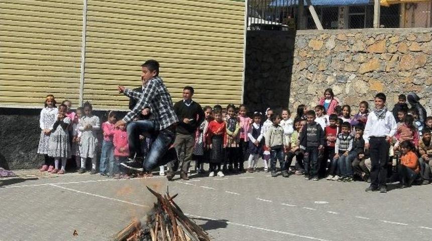 &Ccedil;elikhan Atat&uuml;rk İlkokulunda Nevruz Kutlaması