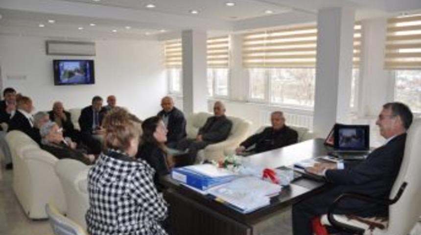 Huzurevi sakinlerinden belediye başkanına ziyaret