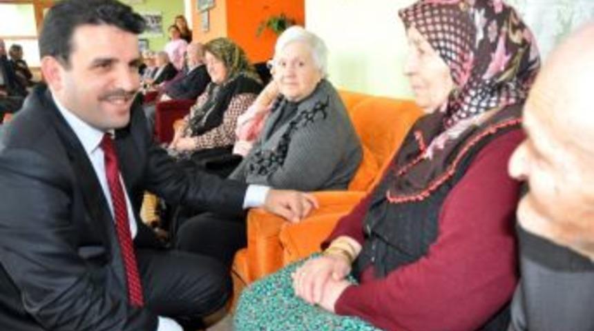 Ak Parti Heyeti Huzurevini  ziyaret etti