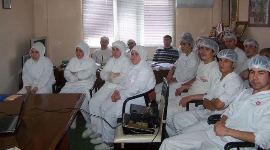 Nur Pastanesi Çalışanına İş Sağlığı Ve Güvenliği Eğitimi Verildi