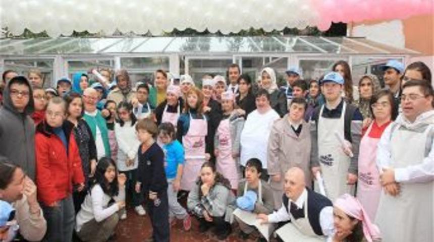 Down Sendromlu &Ccedil;ocuklar, Sertifikalarını Aldı