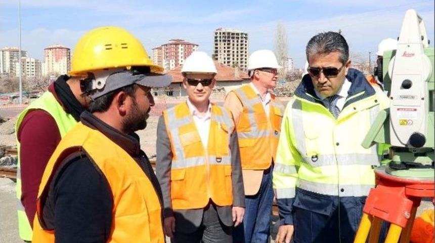 Raylı Sistem'de Hummalı &Ccedil;alışma