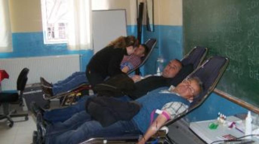 Halk Eğitim Merkezi&rsquo;nden 33 &Uuml;nite Kan Bağışı