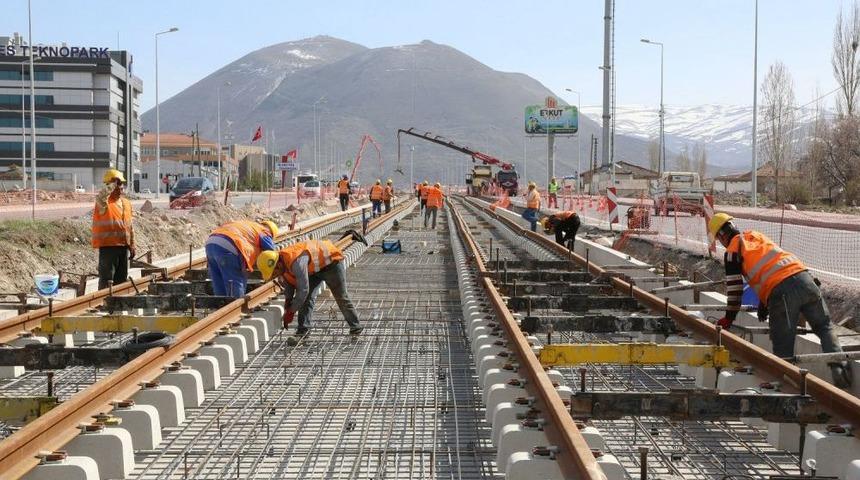 Kayseri'de Raylı Sistem &Ccedil;alışmaları Yeniden Başladı