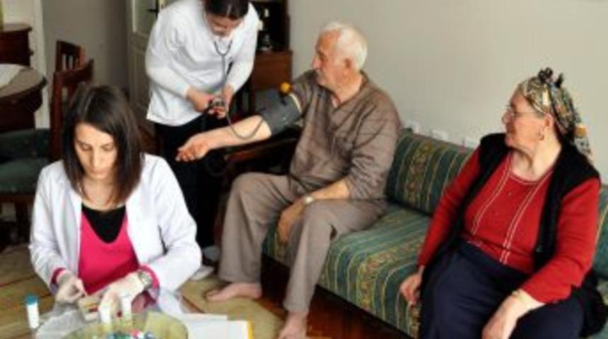 G&ouml;lbaşı Belediyesi'nden Yaşlılara &Uuml;cretsiz Sağlık Taraması