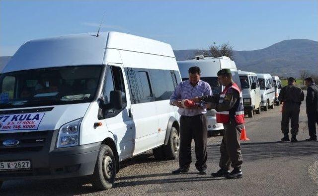 Trafik Timleri Okul Servislerini Denetledi