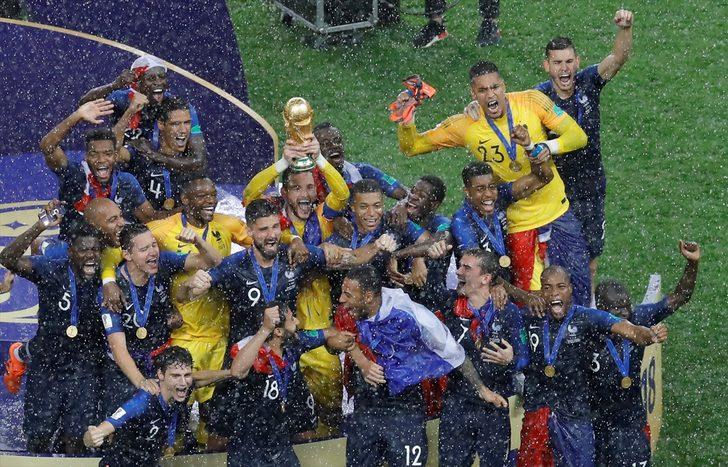 Dünya Kupası kupa seremonisine Macron ve Kitarovic damga vurdu! G4