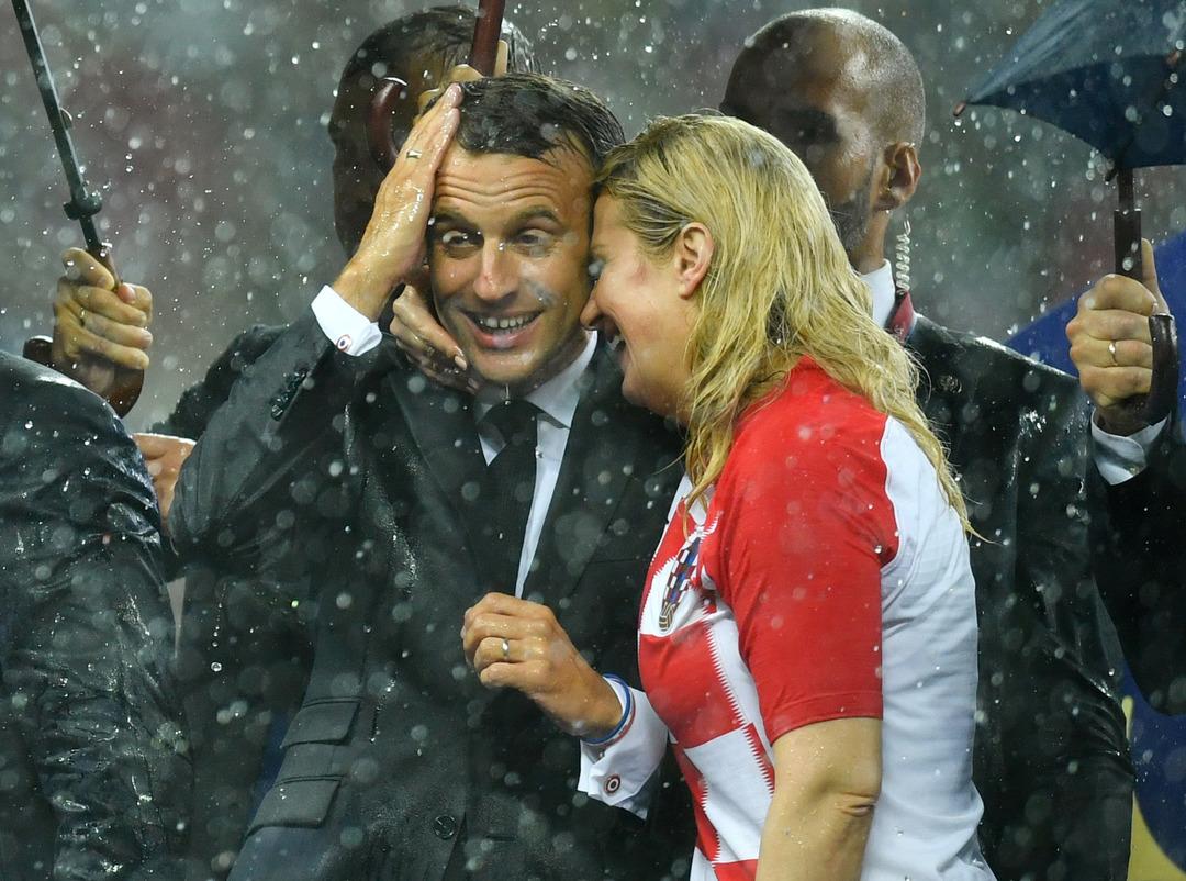 D&uuml;nya Kupası kupa seremonisine Macron ve Kitarovic damga vurdu!