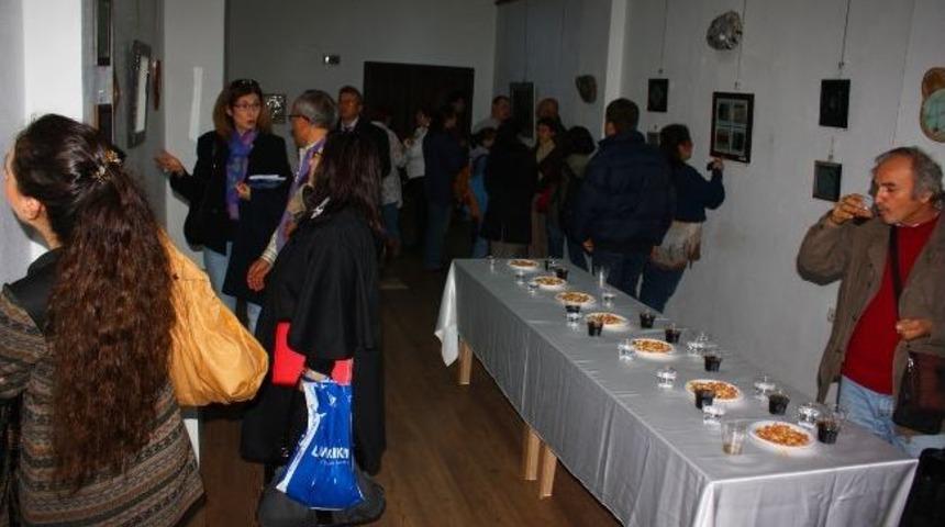 Cam Ve &Ccedil;ini Sanatını Buluşturan Sergi