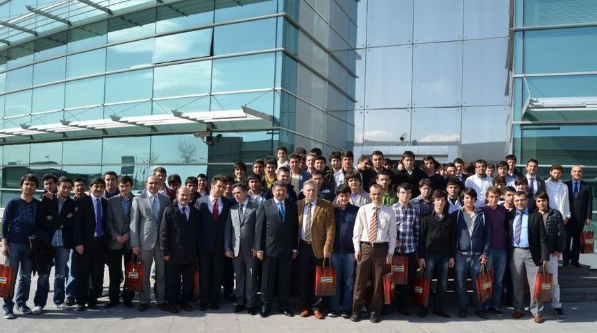 Boydak Holding'den &Ouml;ğrencilere Sınav &Ouml;ncesi Moral Yemeği