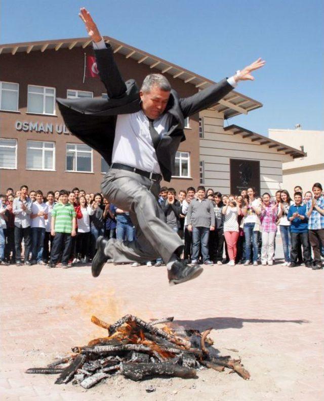 Nevruz Coşkusunu Öğrenciler Öğretmenleriyle Birlikte Yaşadı