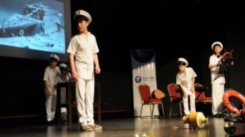 Dumlupınar Şehitlerinin Anlatıldığı Piyes Ilgiyle Izlendi