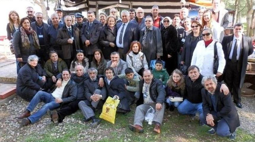 Şair Ve Yazarlar Sart&rsquo;a Hayran Kaldı