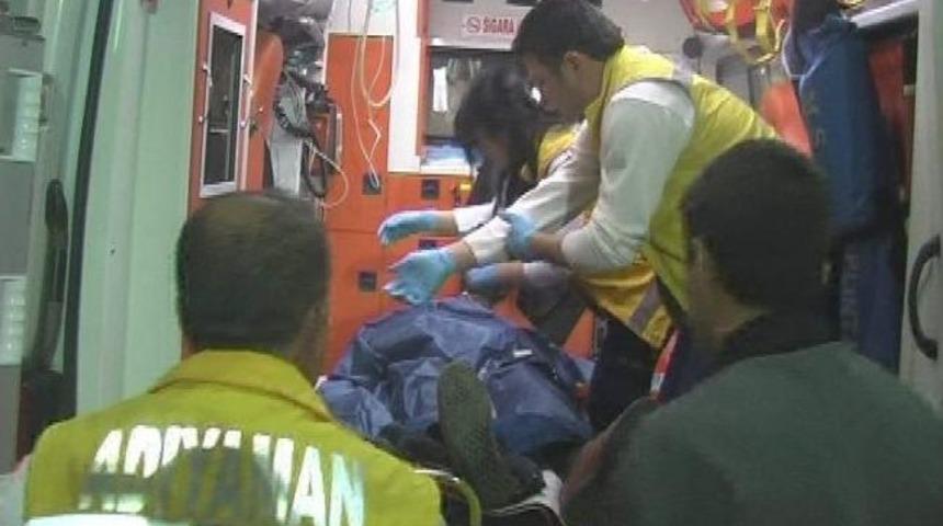 Minib&uuml;s Takla Attı: 1'i Ağır 3 Yaralı