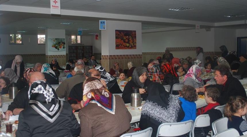 &Uuml;mran&rsquo;ın Minikleri Nine Ve Dedeleriyle Kahvaltı Yaptı