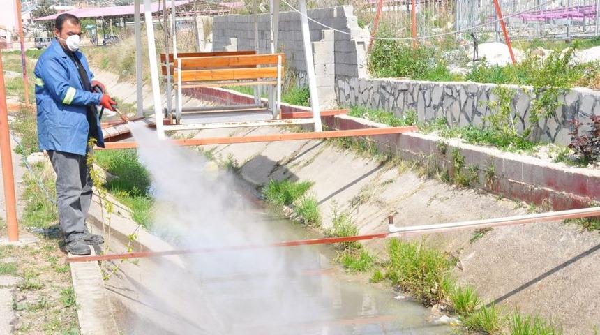 Kozan'da Haşereye Karşı Larva M&uuml;cadelesi Başladı