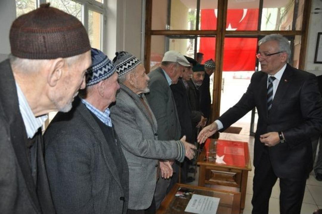 "benim Annem Yok, Ama Sizler Benim Annemsiniz"