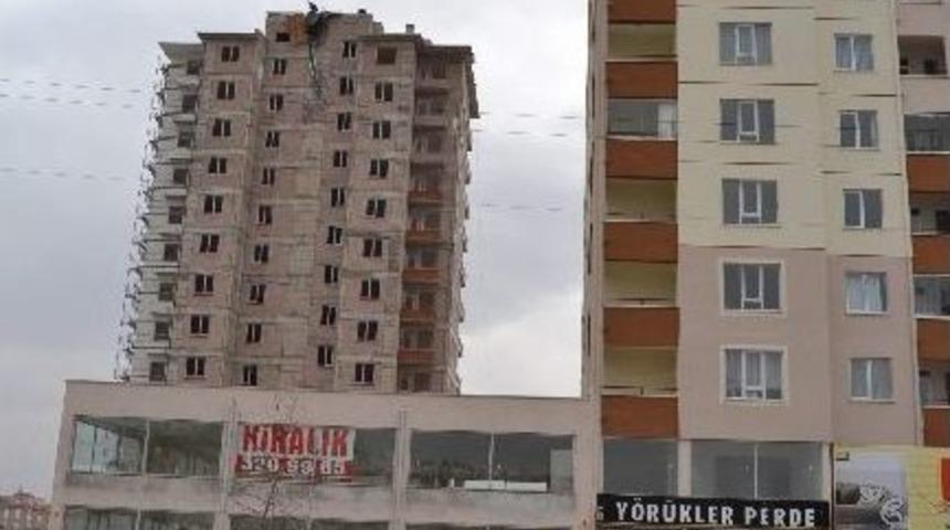 Kayseri&rsquo;de U&ccedil;an &Ccedil;atı &Ccedil;ocuk Parkına D&uuml;şt&uuml;