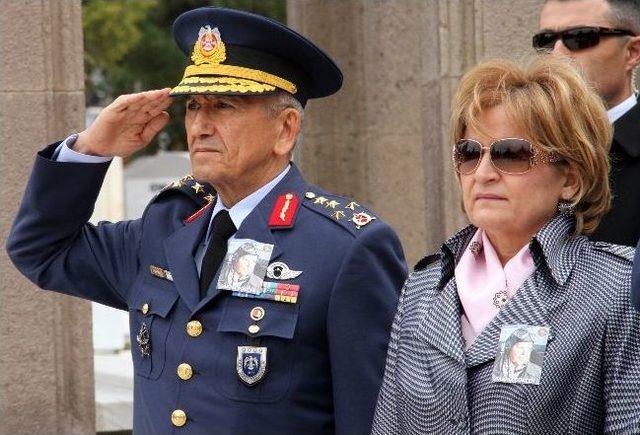 Atat&uuml;rk&rsquo;&uuml;n Manevi Kızı Sabiha G&ouml;k&ccedil;en Kabri Başında Anıldı 3