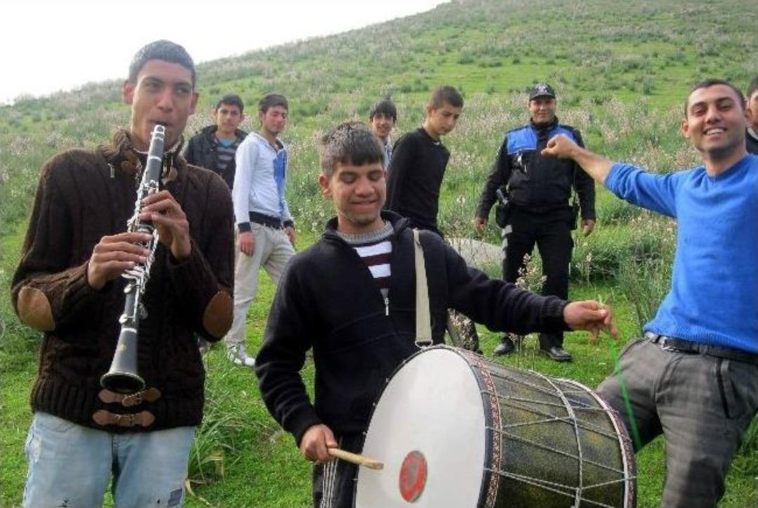 Polisten Davullu Zurnalı Fidan Dikimi