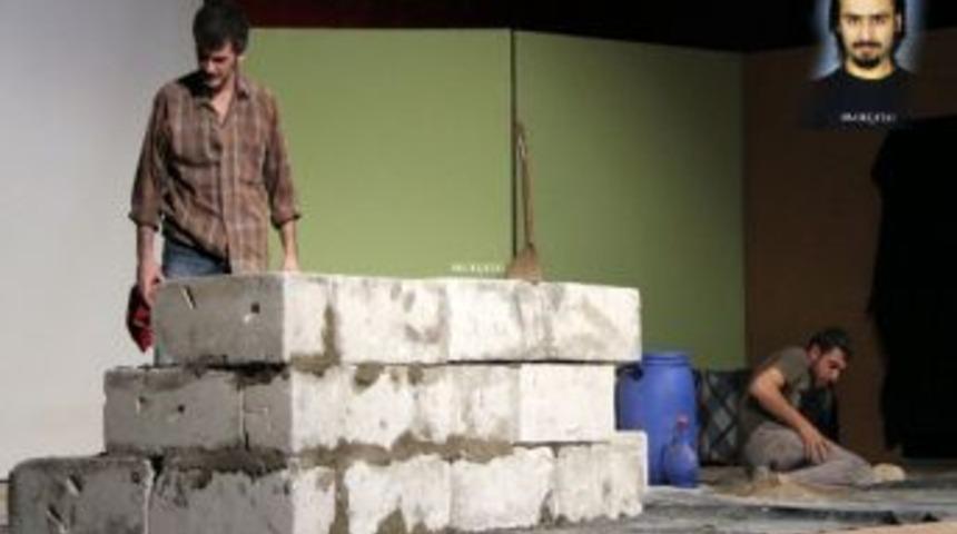 Urla Toprak Sahne Tiyatrosu, Gaziemir’de “duvar” Oyununu Sahneledi