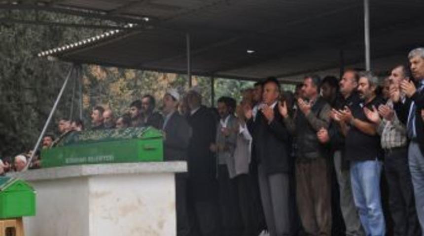 Kırıkhan'da Evlerinde &Ouml;l&uuml; Bulunan 4 Kişi Toprağa Verildi