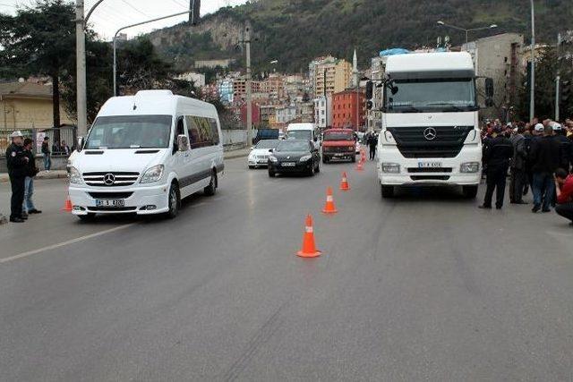 Trabzon’da Trafik Kazası: 1 Ölü, 1 Yaralı