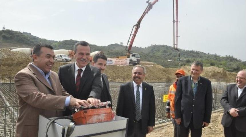 Turgutlu'da Yeni Eğitim Kurumunun Temeli Atıldı