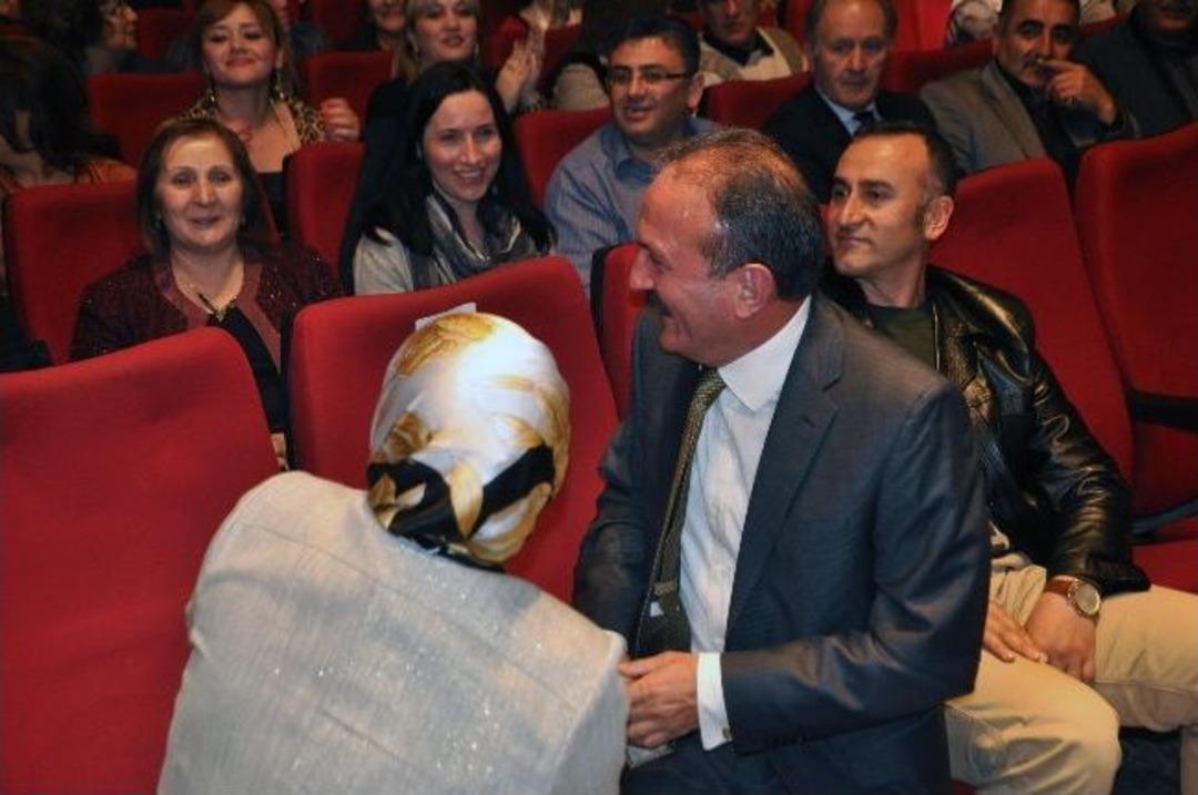 Başkana &lsquo;senden Daha G&uuml;zel&rsquo; S&uuml;rprizi