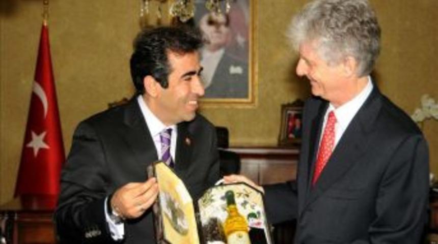 Wölfer: Türk Işadamlarını Avusturya'ya Bekliyoruz